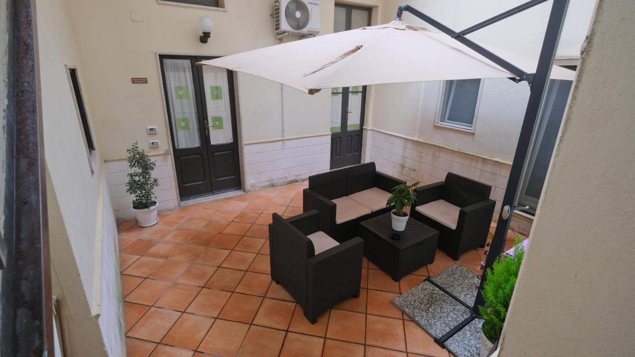 Bilocale Porta Napoli Appartement Brindisi Buitenkant foto