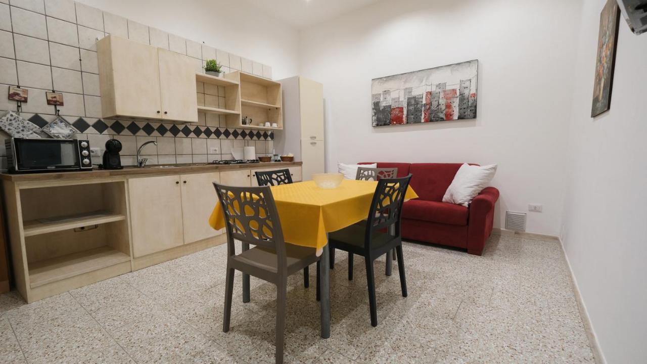 Bilocale Porta Napoli Appartement Brindisi Buitenkant foto