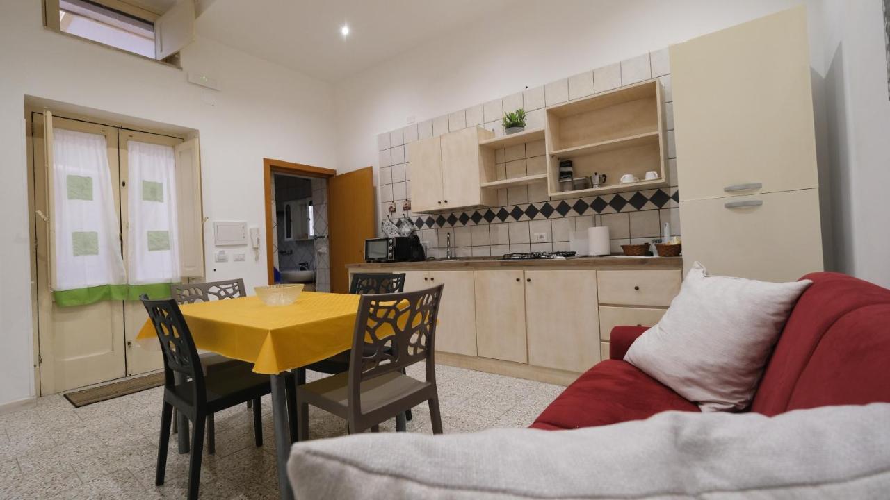 Bilocale Porta Napoli Appartement Brindisi Buitenkant foto